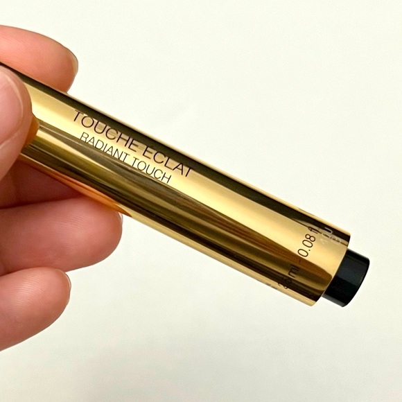 Yves Saint Laurent Touche Éclat All-Over Brightening Concealer Pen - Picture 3 of 4